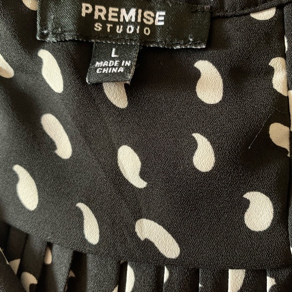 🌺Cute loose fitting tank. - Picture 5 of 6